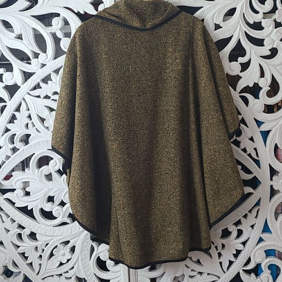 Monocracy USA 🇺🇸 made cape/poncho one size fits most - Picture 6 of 12